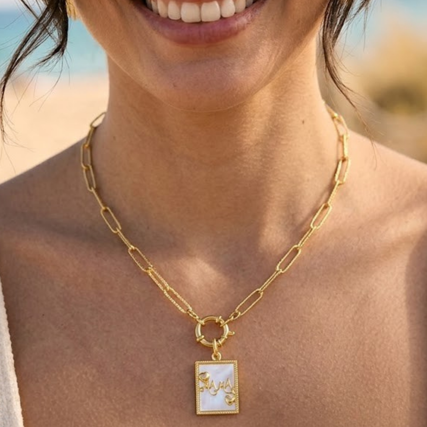 Charm Mamá